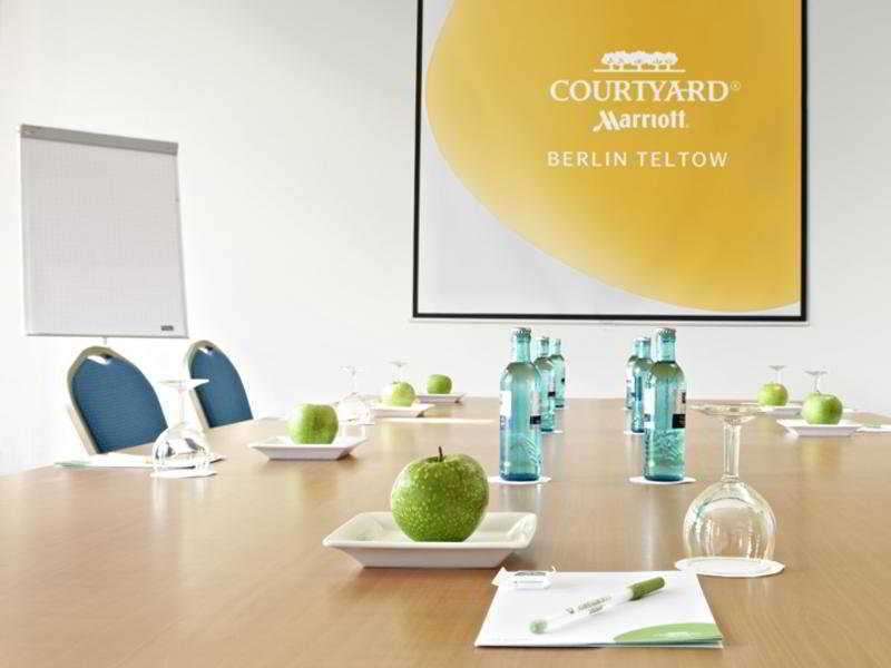 Courtyard By Marriott Berlin Teltow Hotel Kültér fotó